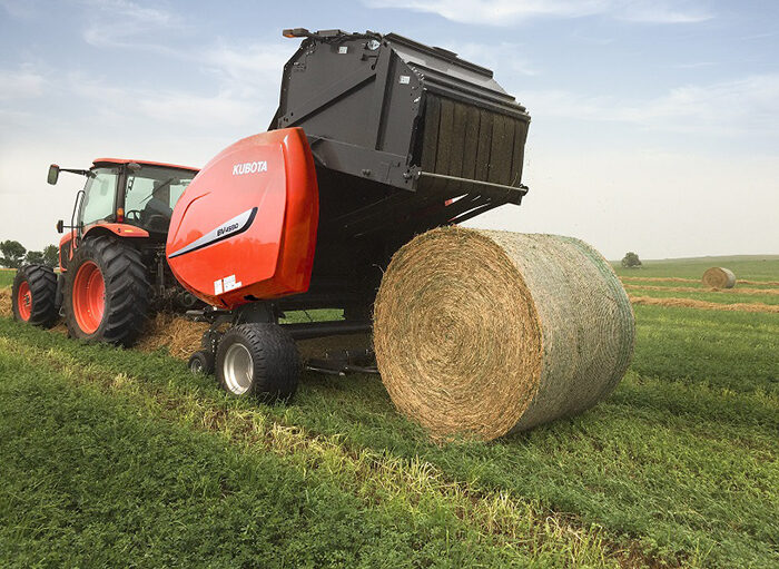 Kubota BV4580 baler